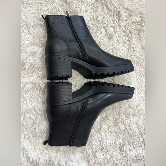 New Andre Assous Milla black leather Square Toe Bootie - size 11 - NWOT - Picture 6 of 8